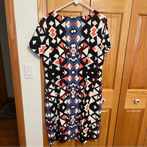 Talbots geometric placed print dress. SZ 16 Black/multi color. Round nec… - Picture 3 of 8